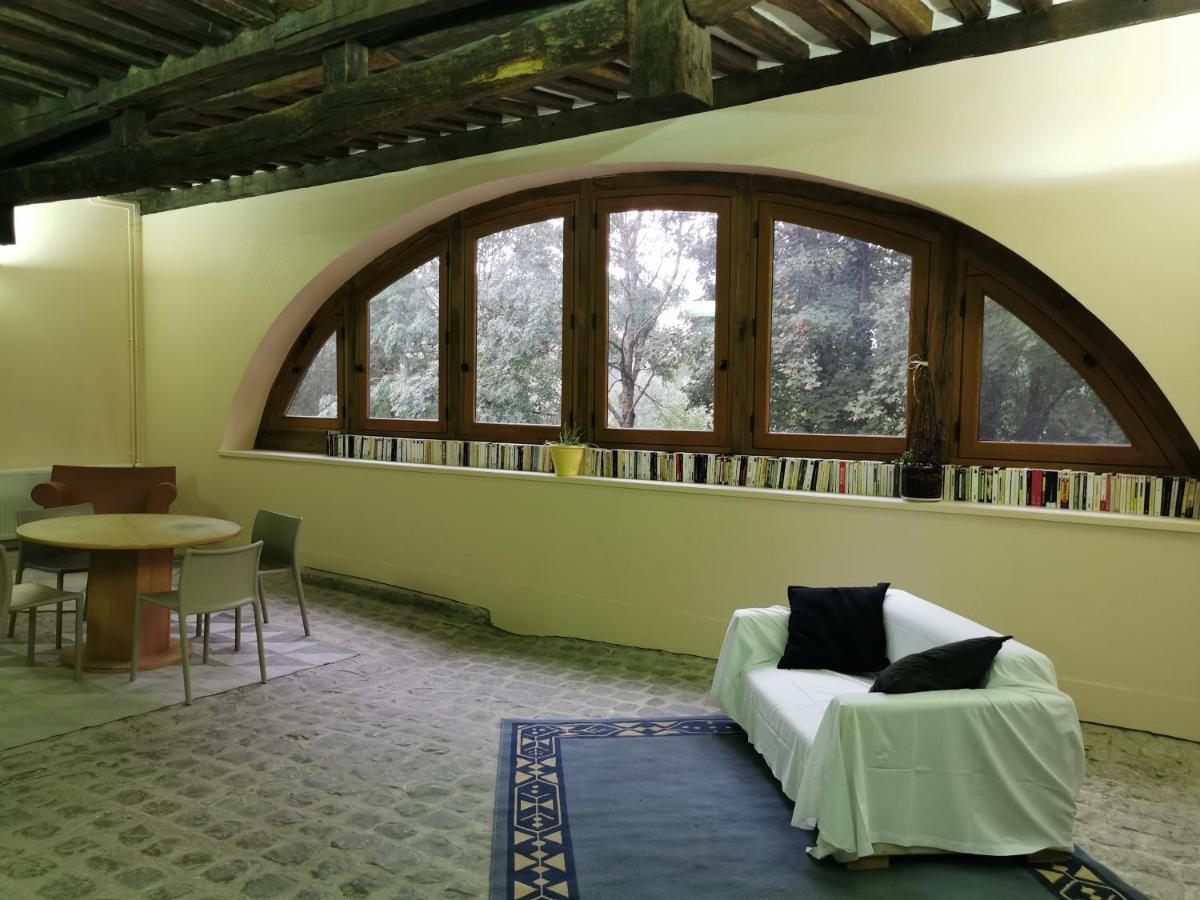 Auberge De Jeunesse Hi รูออง ภายนอก รูปภาพ